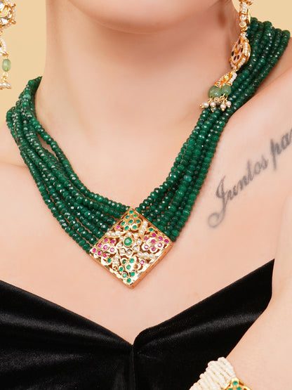 Jadau Necklace with open box clasp closure and stone lines 