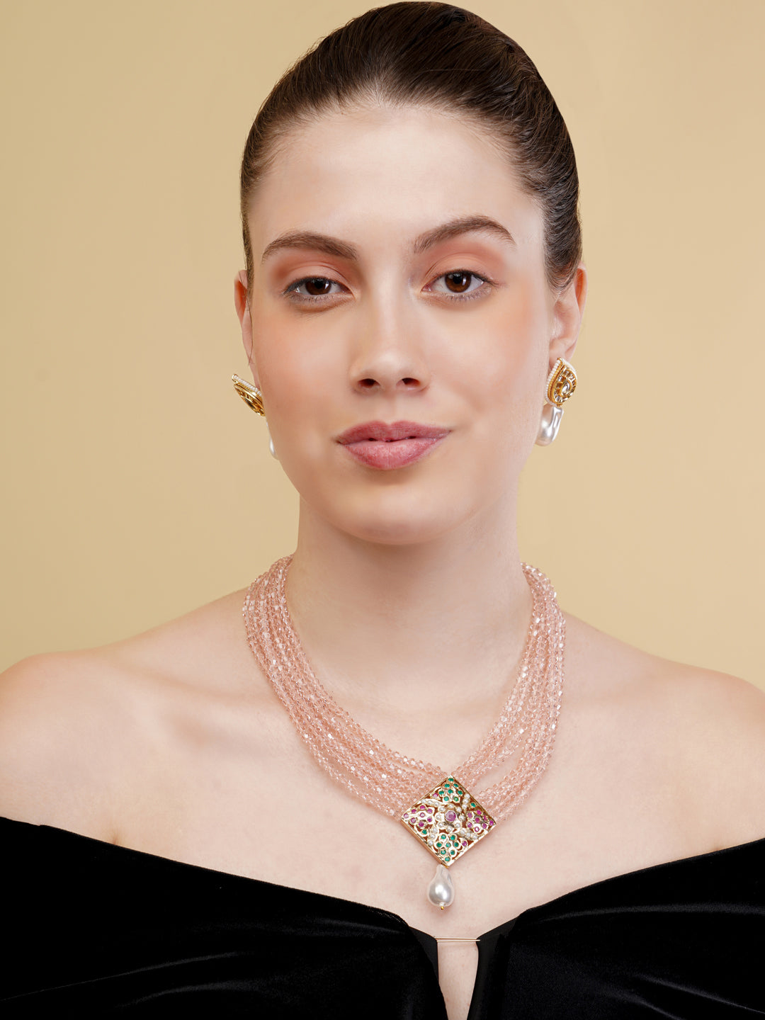 Jadau Necklace with open box clasp closure and stone lines 