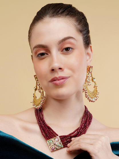 Jadau Necklace with open box clasp closure and stone lines 