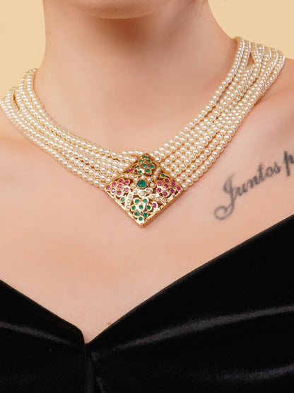 Jadau Necklace with open box clasp closure and stone lines 