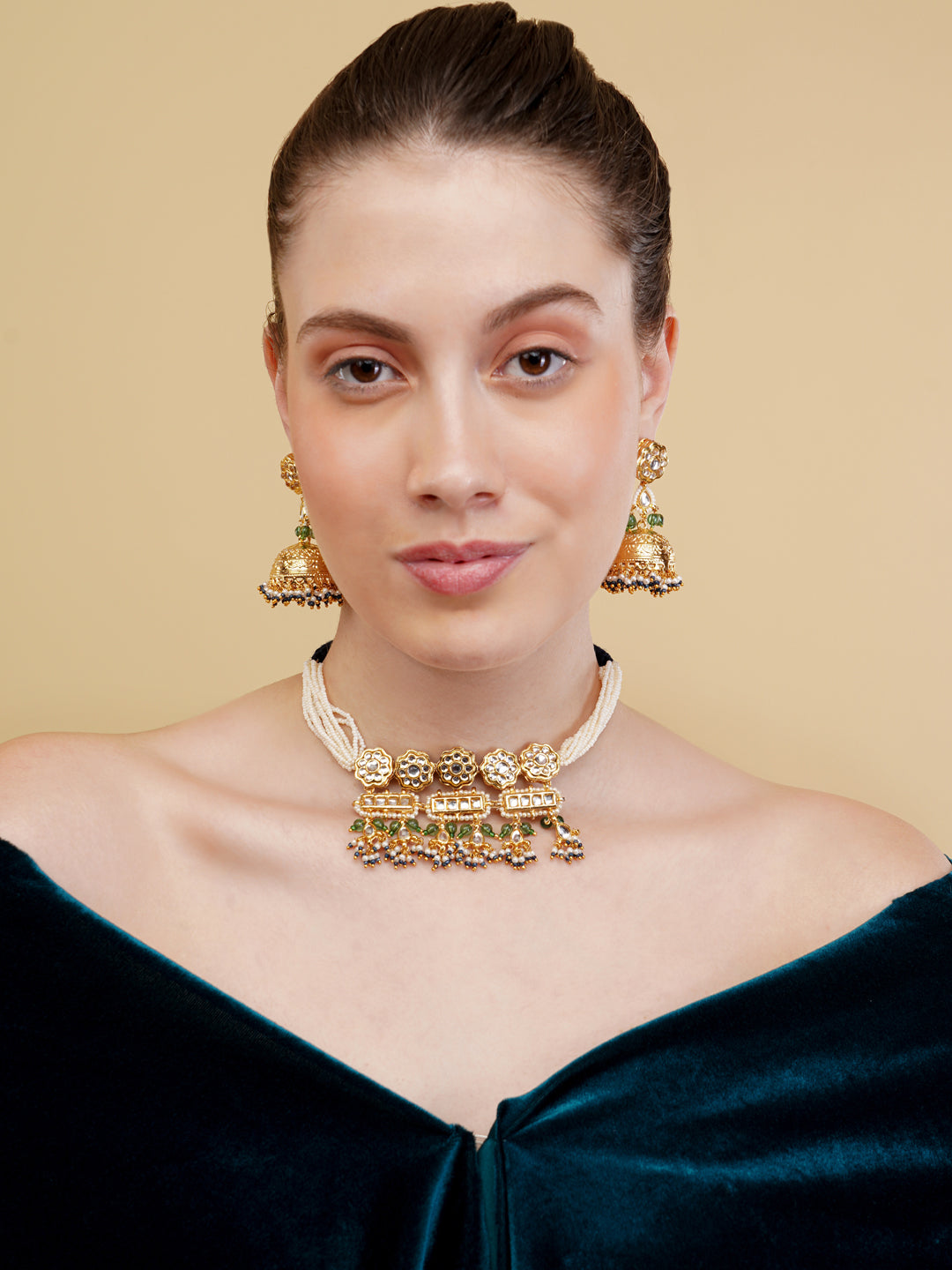 Kundan necklace with pearls lines comlimeted with handmade dori