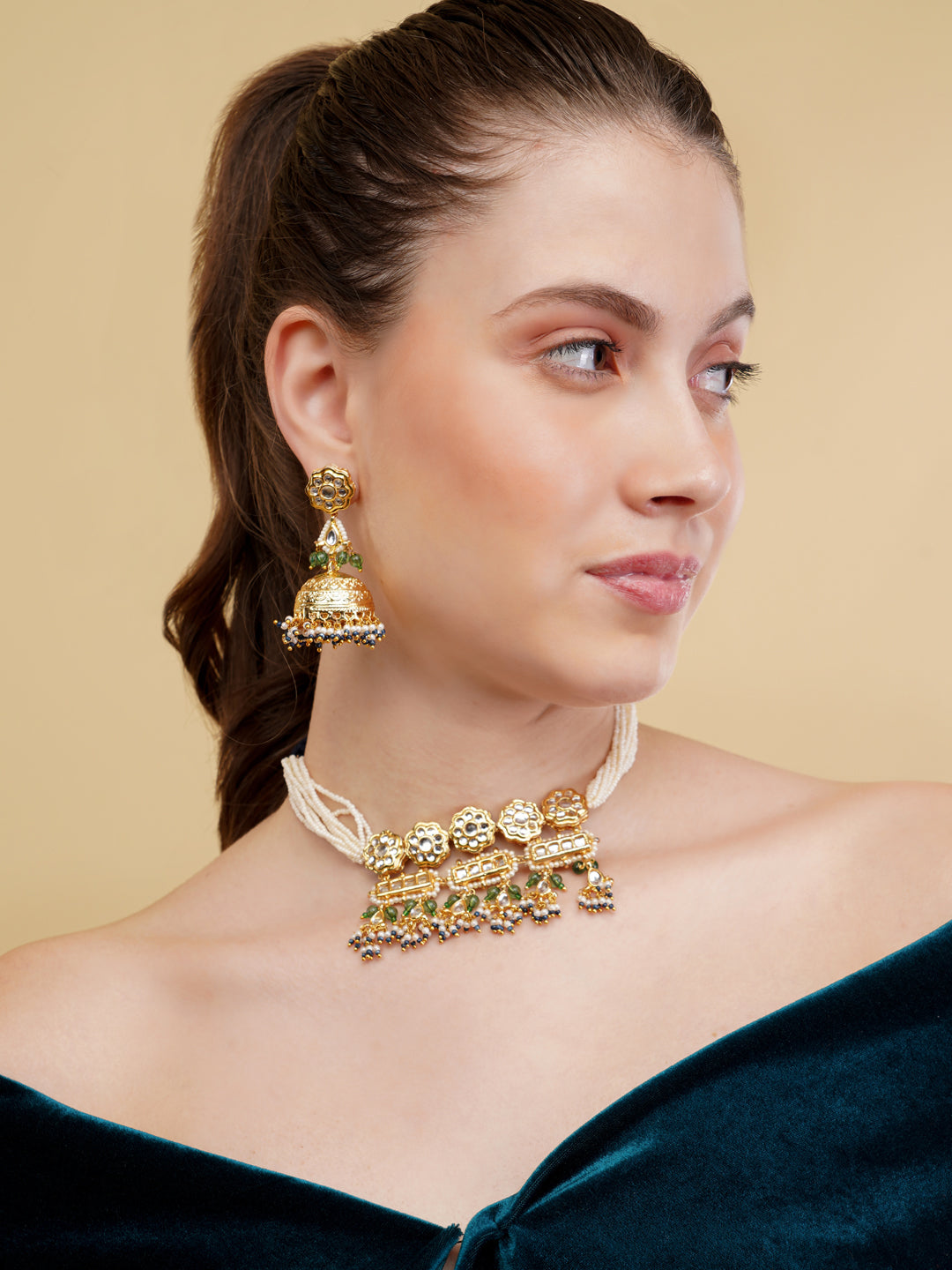 Kundan necklace with pearls lines comlimeted with handmade dori